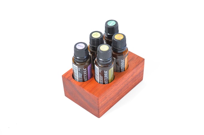 Padoukholz Aufsteller/Display für 5 Fl. dōTERRA oil Nr.8
