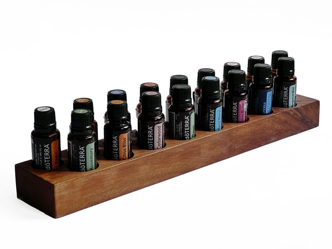 Walnußholz Aufsteller/Display für 17 Fl. dōTERRA oil Nr.19
