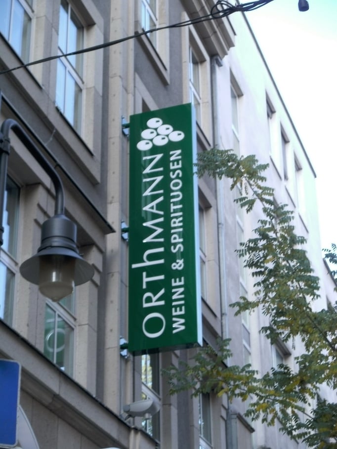 Orthmann Weine, Wuppertal | Leuchtfahne, dekupiert / durchgesteckt