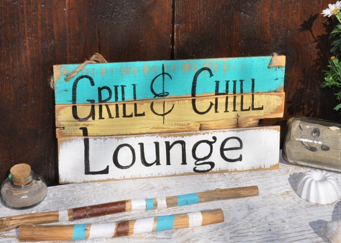 Nr. 6   Grill & Chill Lounge  ca. 38cm/16cm  Fr. 48.-