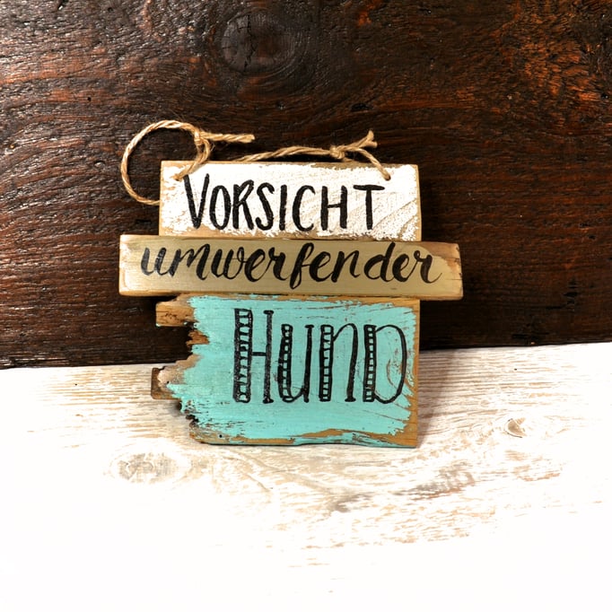 umwerfender Hund  Nr. 2   ca. 28/19cm  32.-