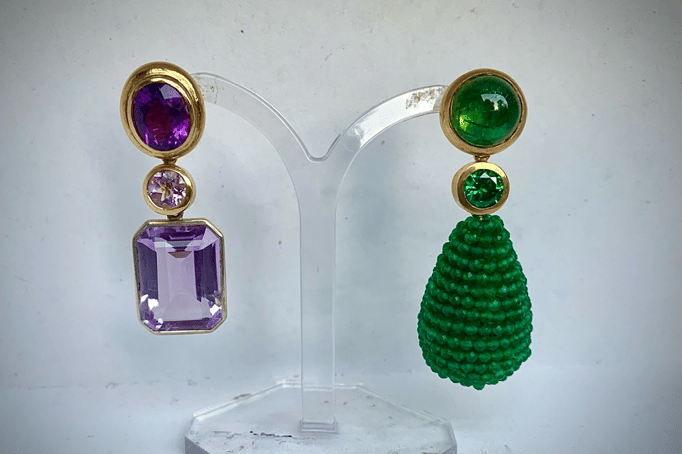  Hamburg mit Amethyst €590,00, Zwischenstück €345,00, Anhänger Amethyst € 680,00, Oslo mit grünem Turmalin P.a.A., Zwischenstück €260,00,Pampel €150,00