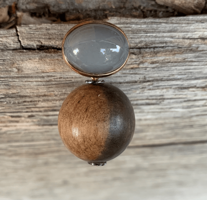 Oslo mit grauem Mondstein € 675,00 mit Holzkugel € 40,00