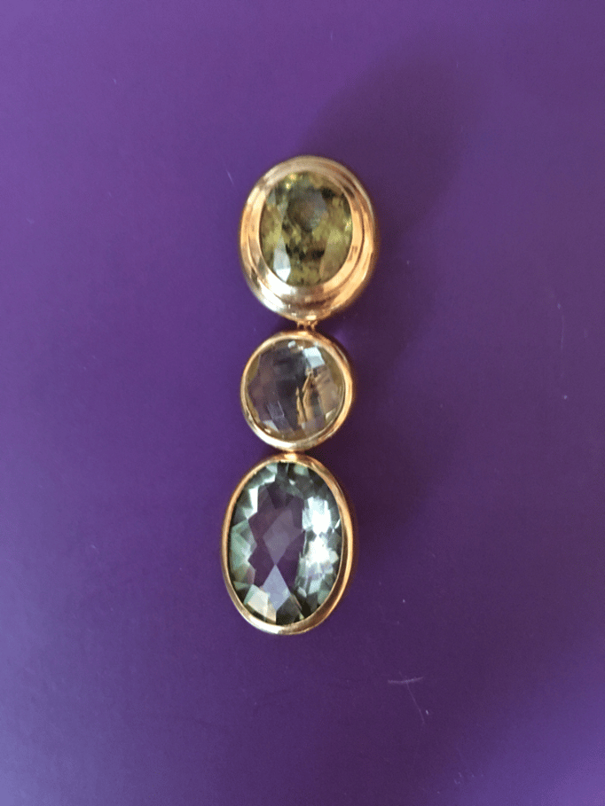 Hamburg mit Sphene P.a.A., Zwischenstück Prasiolith € 285,00, Anhänger Topas fac. € 660,00