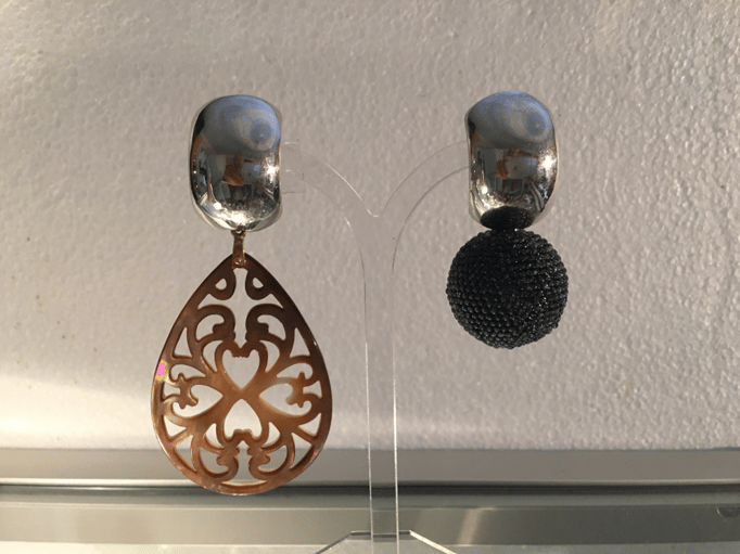  Prag € 470,00 mit Perlmuttanhänger € 179,00 und Kugel € 460,00