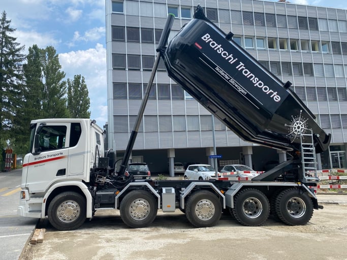 Seit Ende Juli 2020 im Einsatz: Scania R 500 Wechselsystem Kipper/Silowagen somit verfügen wir neu über 3 eigene isolierte Silowagen für Belagstransporte