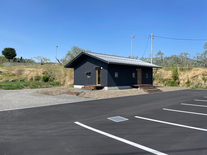 長野県　松本市　　駐車場白線引き　農家レストラン　アップルパイ工房　カフェ　よこや農園　プレオープン