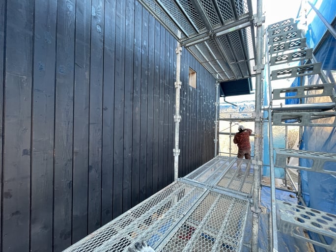 長野県　松本市　建築設計事務所　建築家　news設計室　丸山和男　店舗設計　設計監理　農家レストラン　アップルパイ工房　カフェ　よこや農園　外壁カラマツ板張り