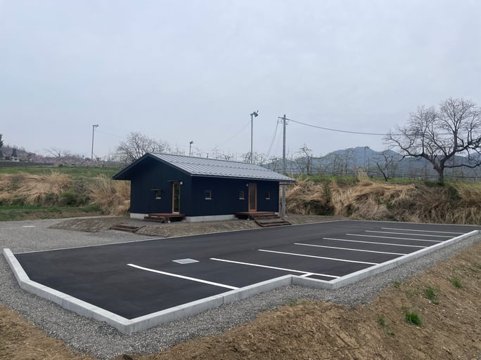 長野県　松本市　　駐車場白線引き　農家レストラン　アップルパイ工房　カフェ　よこや農園