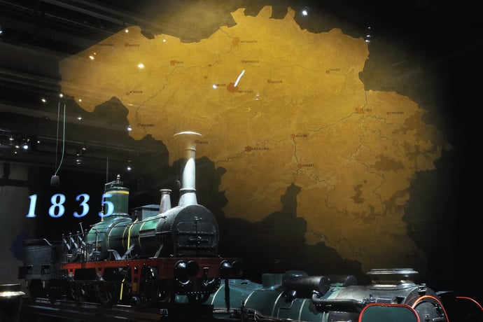 Photo d'une locomotive dans le musée du train de Bruxelles