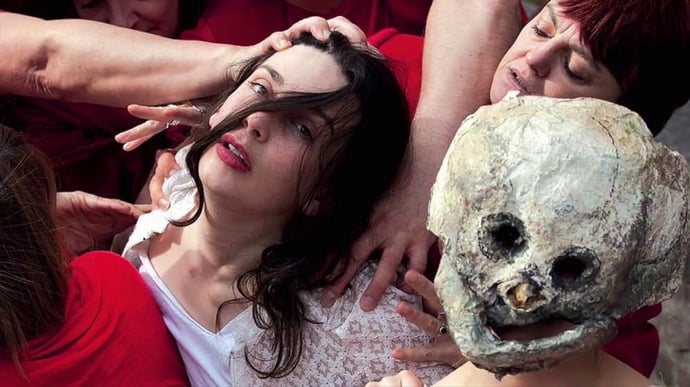 Photo des acteurs de la pièce sur scène