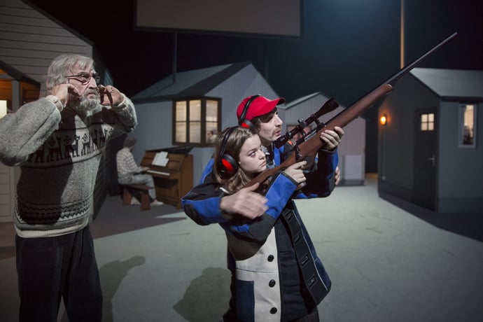 Photo des acteurs sur la scène du théâtre