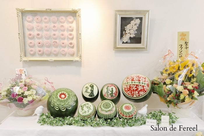 カービング　スイカ　彫刻　誕生日　結婚式　メロン　フルーツカービング　教室　大阪　薔薇　ソープカービング　　プレゼント　オーダー　フラワーケーキ　時計　ウェルカムボード　バスケット　展示会　作品展