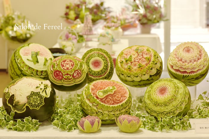 カービング　スイカ　彫刻　誕生日　結婚式　メロン　フルーツカービング　教室　大阪　薔薇　ソープカービング　　プレゼント　オーダー　フラワーケーキ　時計　ウェルカムボード　バスケット　展示会　作品展