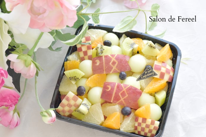 カービング　スイカ　彫刻　誕生日　結婚式　メロン　フルーツカービング　教室　大阪　薔薇　ソープカービング　プレゼント　オーダー　りんご