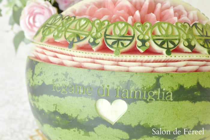 かービング　スイカ　メロン　教室　フルーツ　彫刻　大阪　オーダー　習い事　誕生日プレゼント　結婚式　カッティング　ソープ　似顔絵　お供え