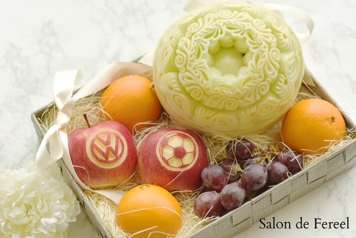 カービング　スイカ　彫刻　誕生日　結婚式　メロン　フルーツカービング　教室　大阪　薔薇　ソープカービング　　プレゼント　オーダー　フラワーケーキ　時計　ウェルカムボード