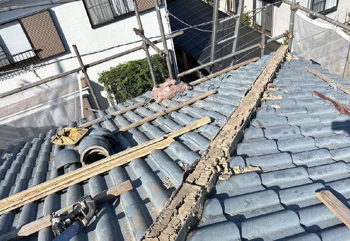 外壁屋根　外壁塗装　屋根カバー工法　戸袋補修　採風雨戸取付　ベランダ防水　棟の取り直し　リフォーム　各種保険　バリアフリー　外構　シャッター　スリーエイトホーム　佐倉市　千葉