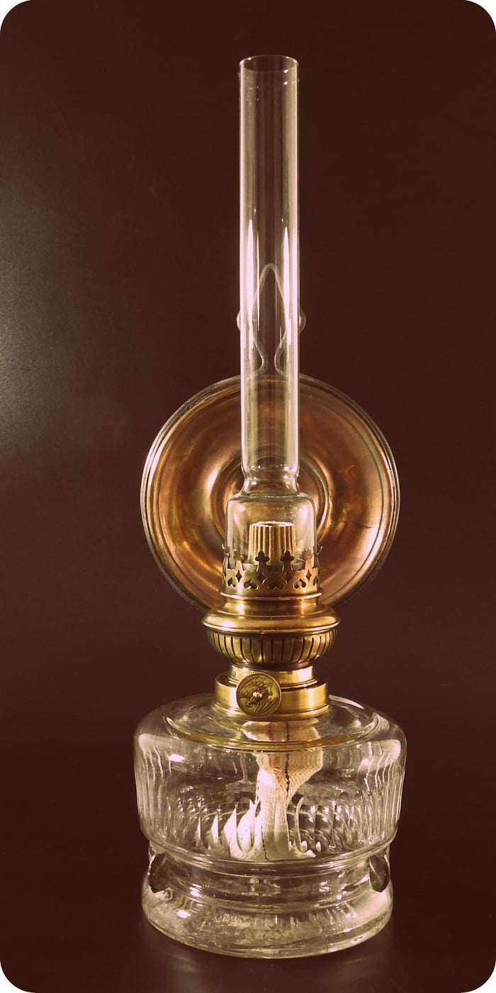 FR. STÜBGEN WALL KEROSENE OIL LAMP WITH BAT BURNER AND REFLECTOR