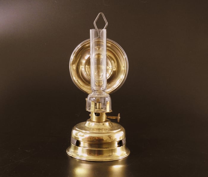 FR. STÜBGEN OIL LAMP MODEL 3016 - SMALLEST OF THE BAT OIL LAMPS