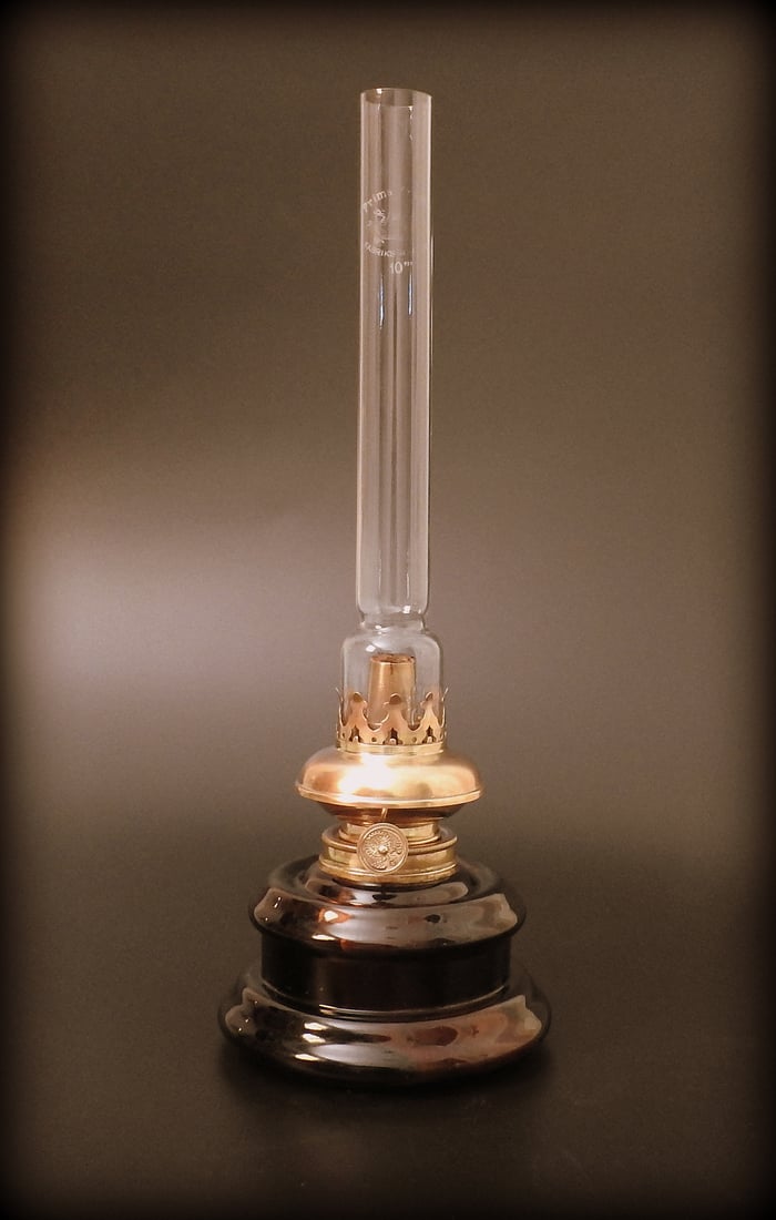 HUGO SCHNEIDER 10''' KOSMOS OIL LAMP WITH PRIMA KRYSTAL PRIMA GLASS CHIMNEY