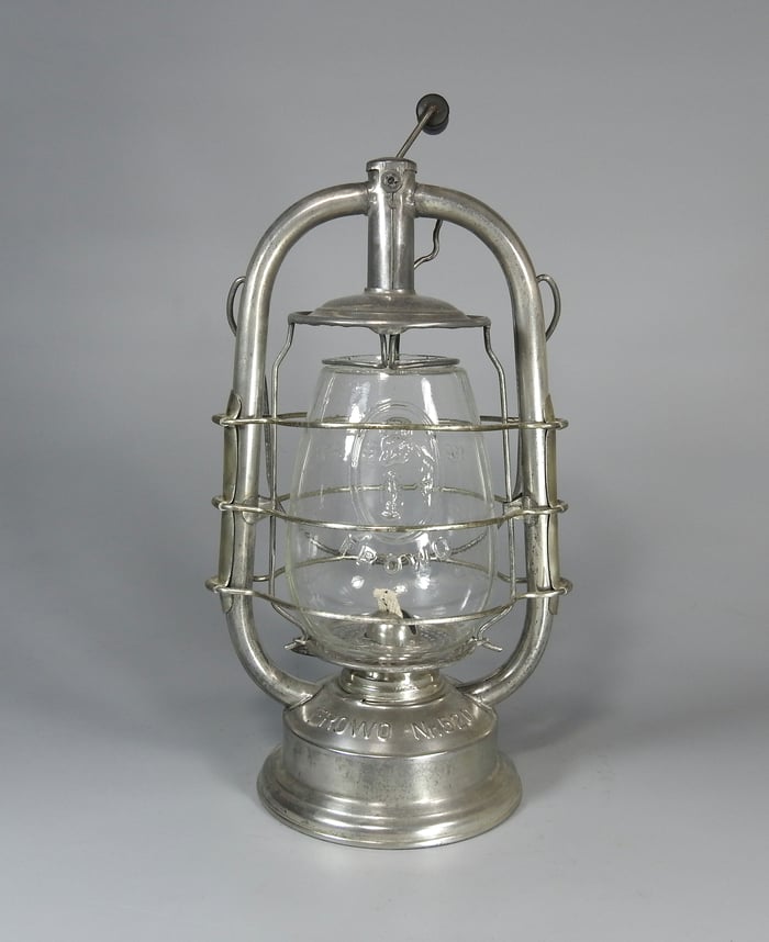 FRÖLICH & WOLTER (FROWO) Nr. 520 - POST WAR MODEL WITH PRE-WAR PUP GLOBE