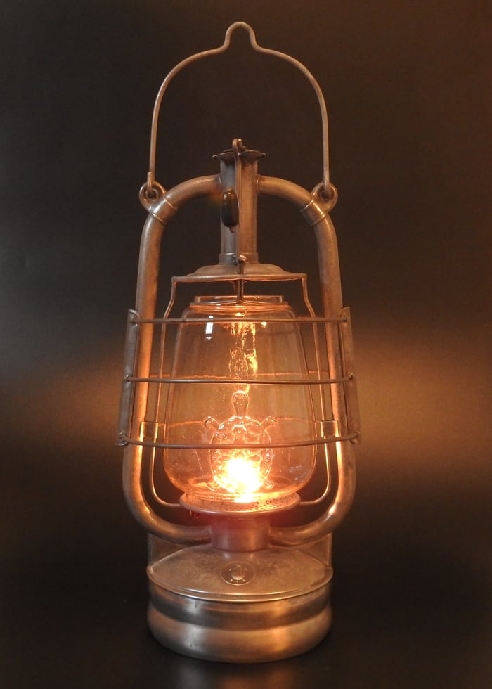 SCHILDKRÖTE-TURTLE - FEUERHAND D R A PATENT KEROSENE LANTERN