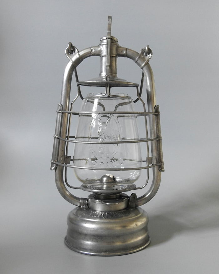 FRÖHLICH & WOLTER Nr. 105 WITH PUP ON FUEL TANK AND GLASS GLOBE 