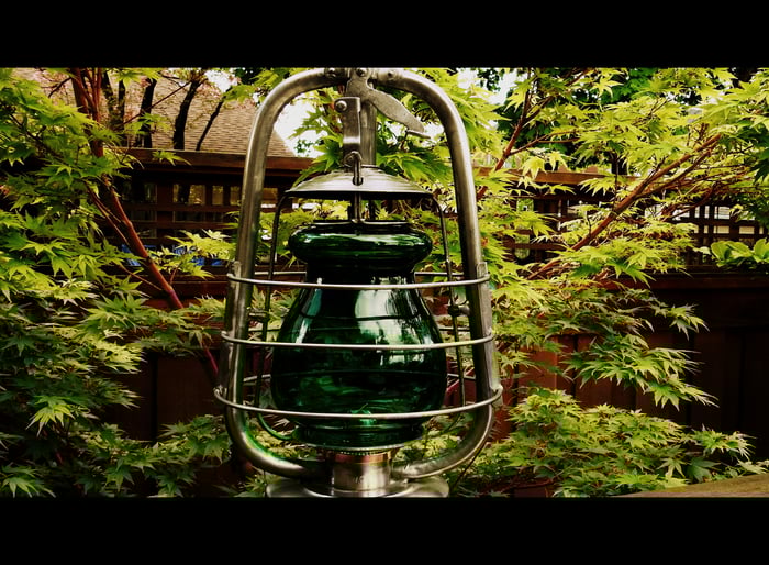 HELVETIA KEROSENE LANTERN WITH DOCTORS GLOBE