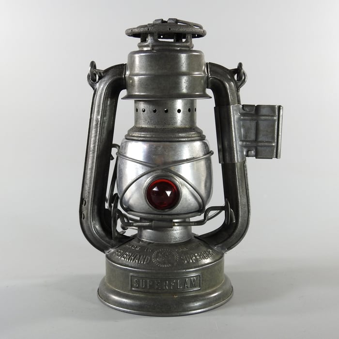 FEUERHAND SUPERFLAM Nr. 175rR - Rücklicht (Tail Light) with jeweled reflector and wagon bracket.  