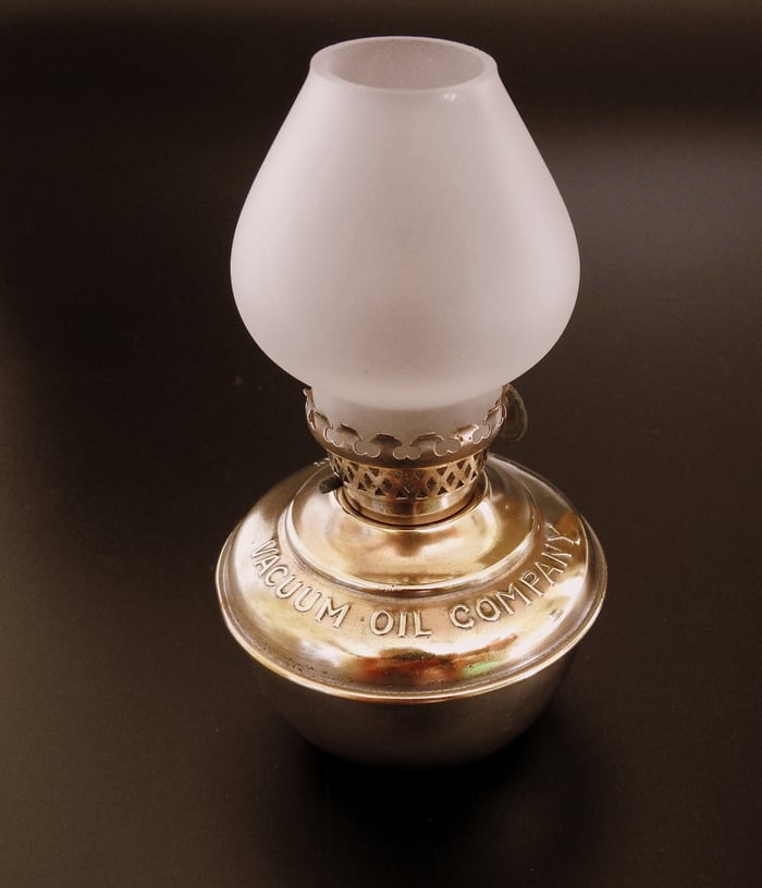 VACUUM OIL COMPANY - DEAD FLAME LAMP - HASAG