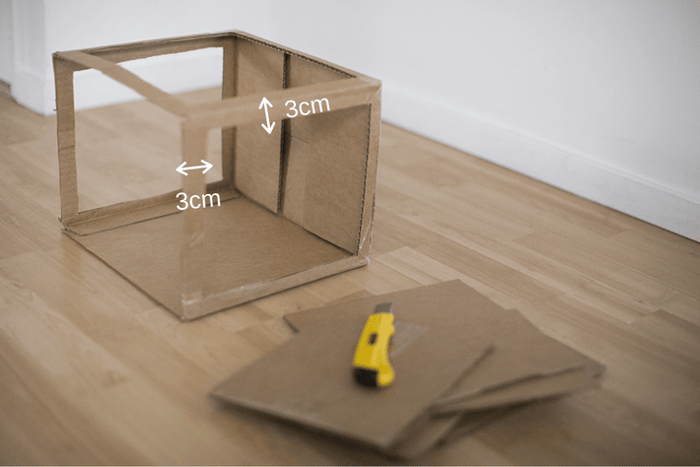 ダンボールで撮影ボックスを作成（ステップ１）