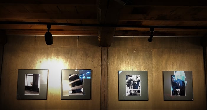 色情報を限定すると際立つ造形美。構成美？かっこいいですね。