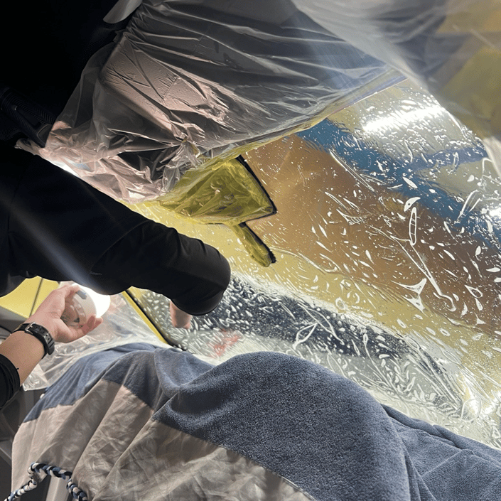 Audi SQ6 Sportback e-tron　カーフィルム施工　プロテクションフィルム施工　新潟　施工の様子