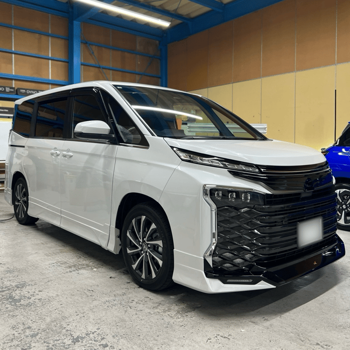 トヨタ　ヴォクシー　カーフィルム施工　セラミックドット対応フィルム