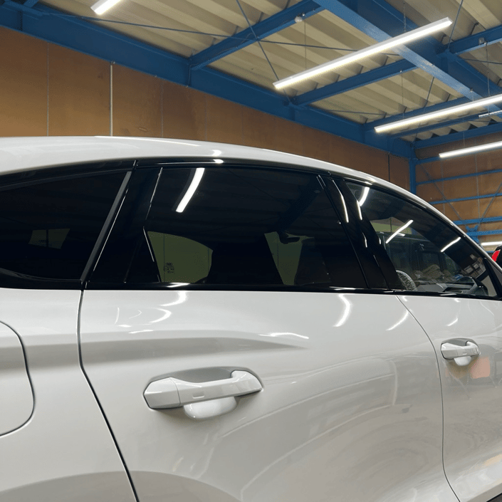 Audi SQ6 Sportback e-tron　カーフィルム施工　プロテクションフィルム施工　新潟　Bピラー