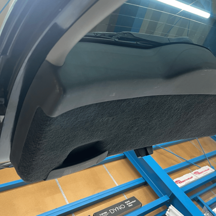 VOLVO V50　カーフィルム施工　WINCOS　新潟　内張りの補修