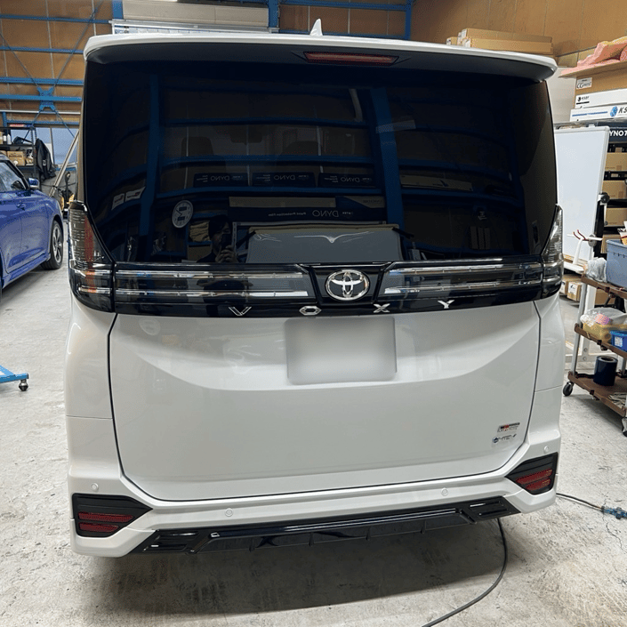 トヨタ ヴォクシー カーフィルム施工 セラミックドット対応フィルム リアガラス 施工後