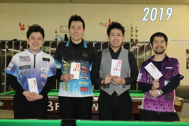 2019年大会・優勝は小川徳郎（左2）