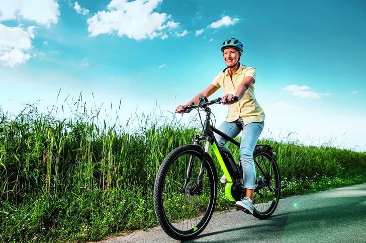 DEKRA Umfrage im Vorfeld der Messe Eurobike 2022: Sechs von zehn Personen fordern verpflichtend Kopfschutz auf dem Fahrrad ©DEKRA