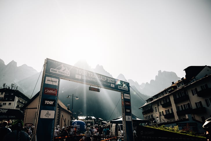 Start Tour Transalp ©Desire Lines