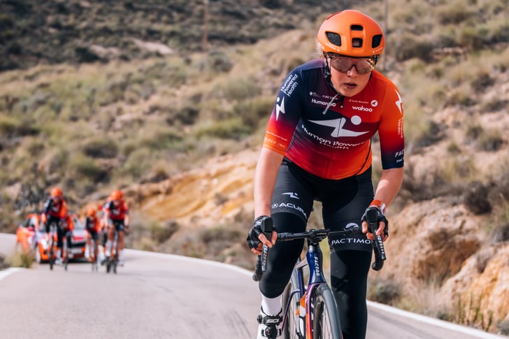 Copyright: Oskar Scarsbrook - Mona Mitterwallner im neuen Dress