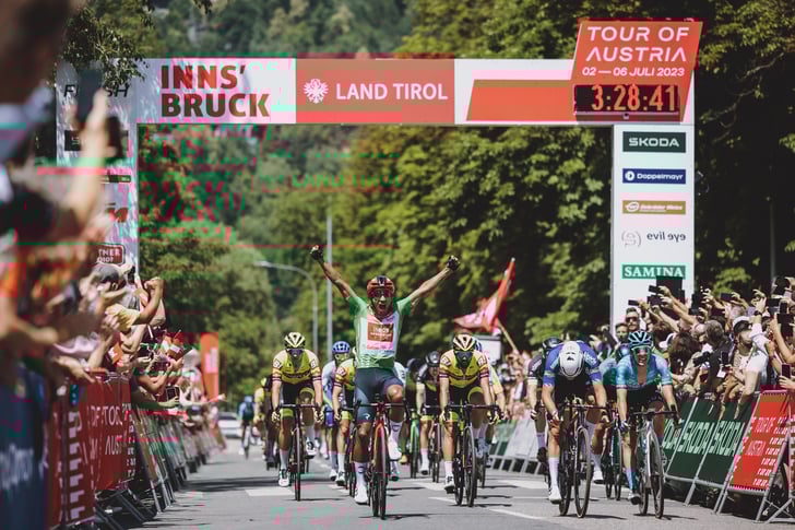 Gesamtsieger Jhonatan Narvaez siegte 2023 in Innsbruck ©Expa Pictures