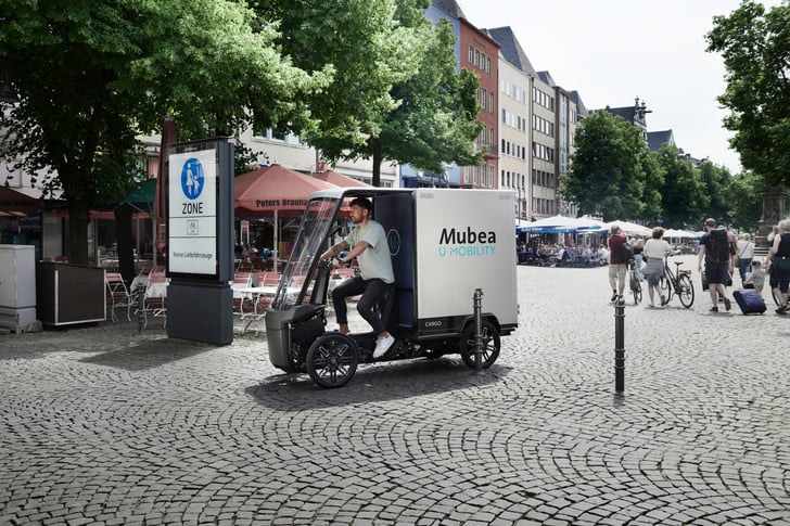 Elektrische Cargobikes sollen den Warentransport in den Städten nachhaltiger, leiser und platzsparender gestalten. Quelle: Muhr und Bender KG