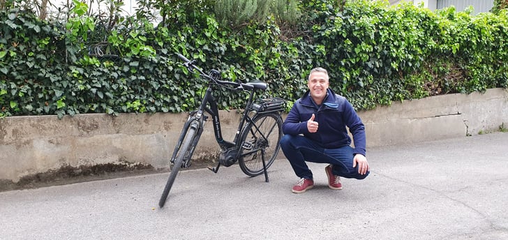 Max ist einer von 1.500 glücklichen Meranern, die von der südtiroler Stadt ein E-Bike zur Verfügung gestellt bekamen. Anfang März dieses Jahres ist Max‘ Fahrrad verschwunden. ©PowUnity