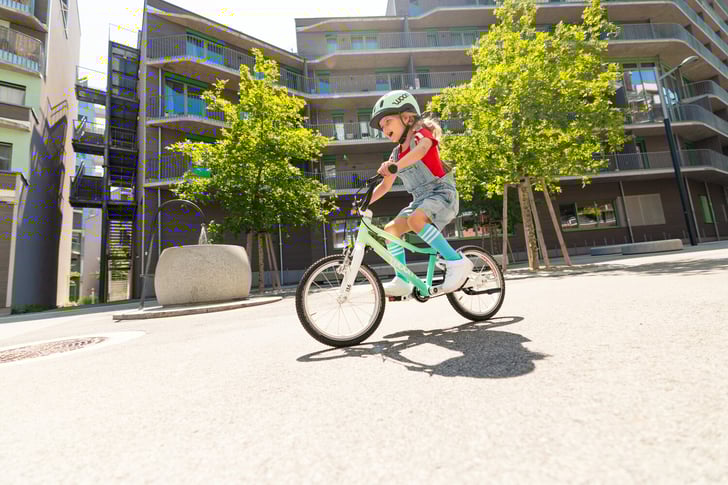 Summer vibes meet fall rides: woom GO in spearmint crush ©woom