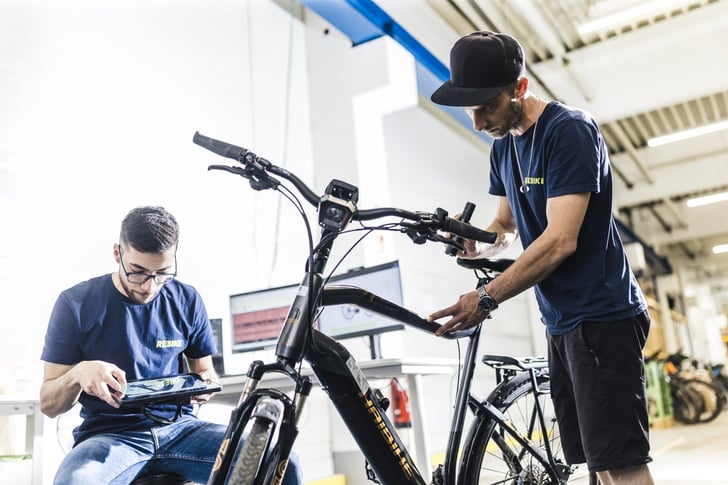 Ein professioneller Akku- und Motor-Check inkl. 2 Jahre Garantie gehört für Rebike zum Standard. ©Rebike