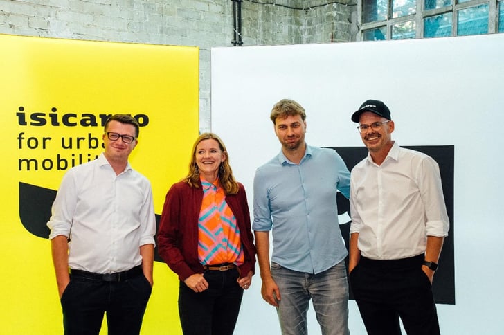 v.l.n.r: Jonas Kremer (isicargo), Oda Hassepaß (Verkehrspolitische Sprecherin), Stefan Gelbhaar (Sprecher für Verkehrspolitik der Bundestagsfraktion Bündnis 90/Die Grünen), Andreas Brüning (isicargo)