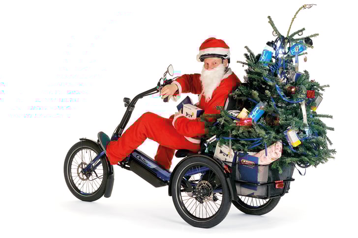 Moderne Weihnachtsmänner setzen für den Geschenktransport anstelle des Rentiergespanns auf ein modernes, kippstabiles E-Bike ©HP Velotechnik