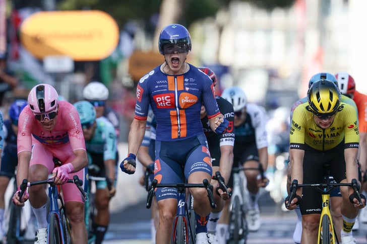 PROXIMA Team Edition feiert den ersten Sieg bei einer Grand Tour (© Cor Vos)